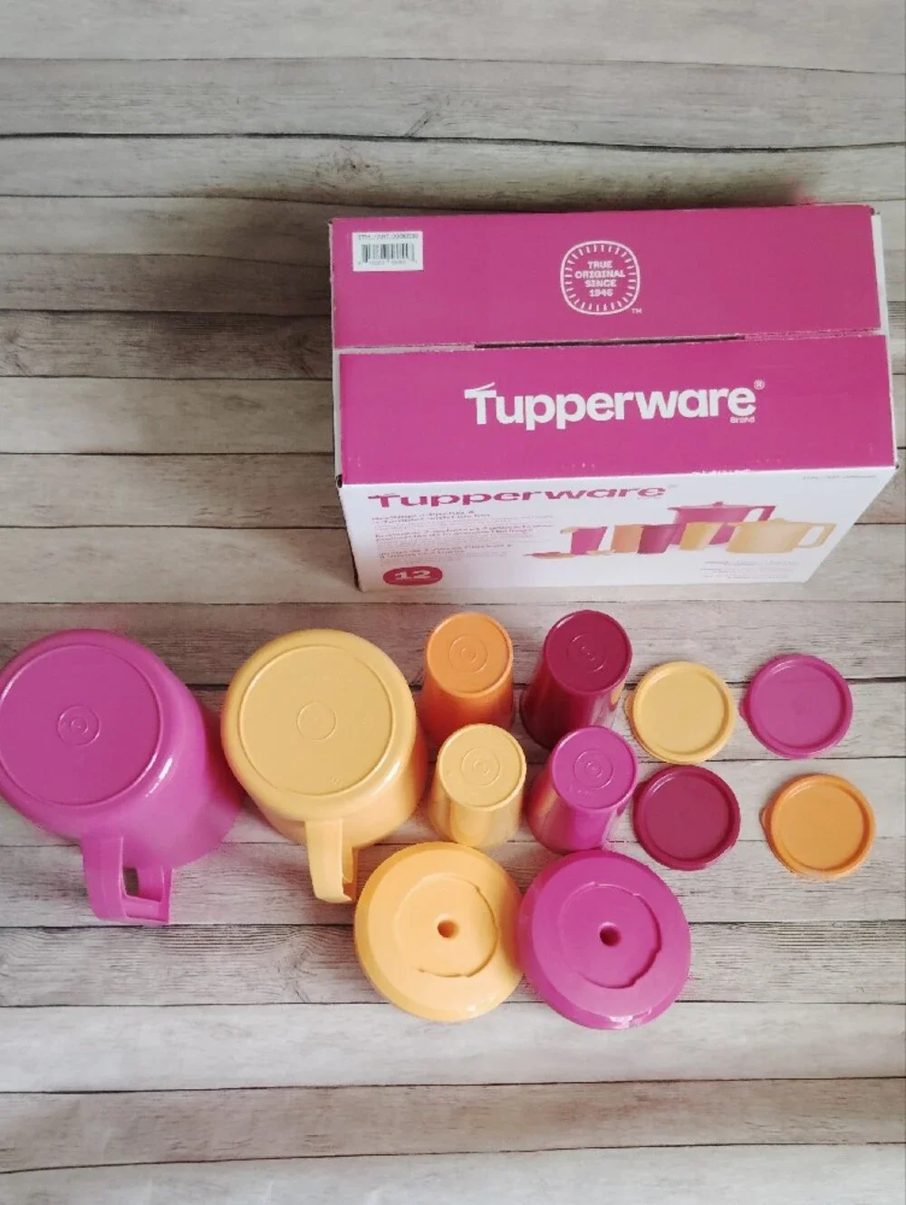 Tupperware Pink and Yellow Heritage 2-Pitcher & 4-Tumbler Set With Lid 12 Pc Set